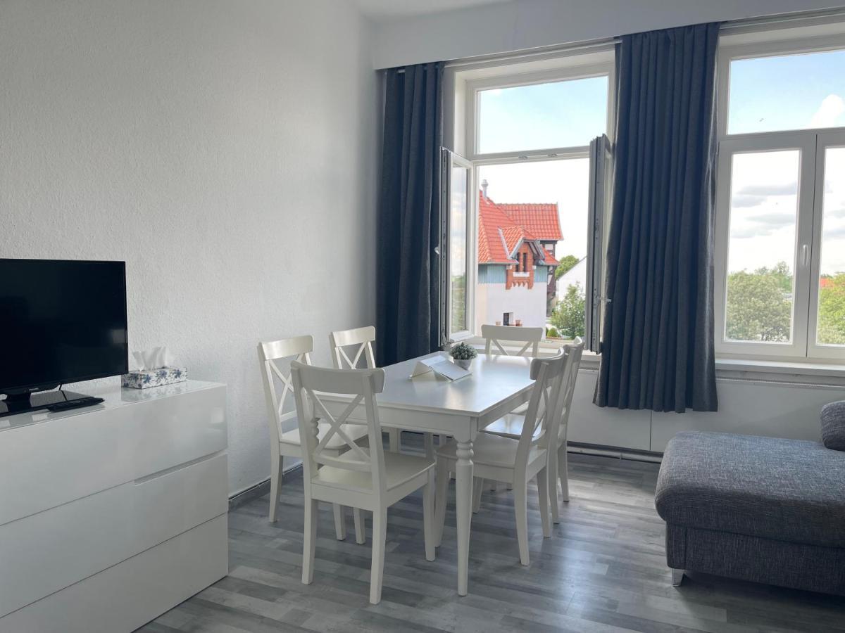 Moderne 4 Zimmer Apartment Mit Bergblick Stadtzentrum Contactless Check-In 吉赫敦 外观 照片