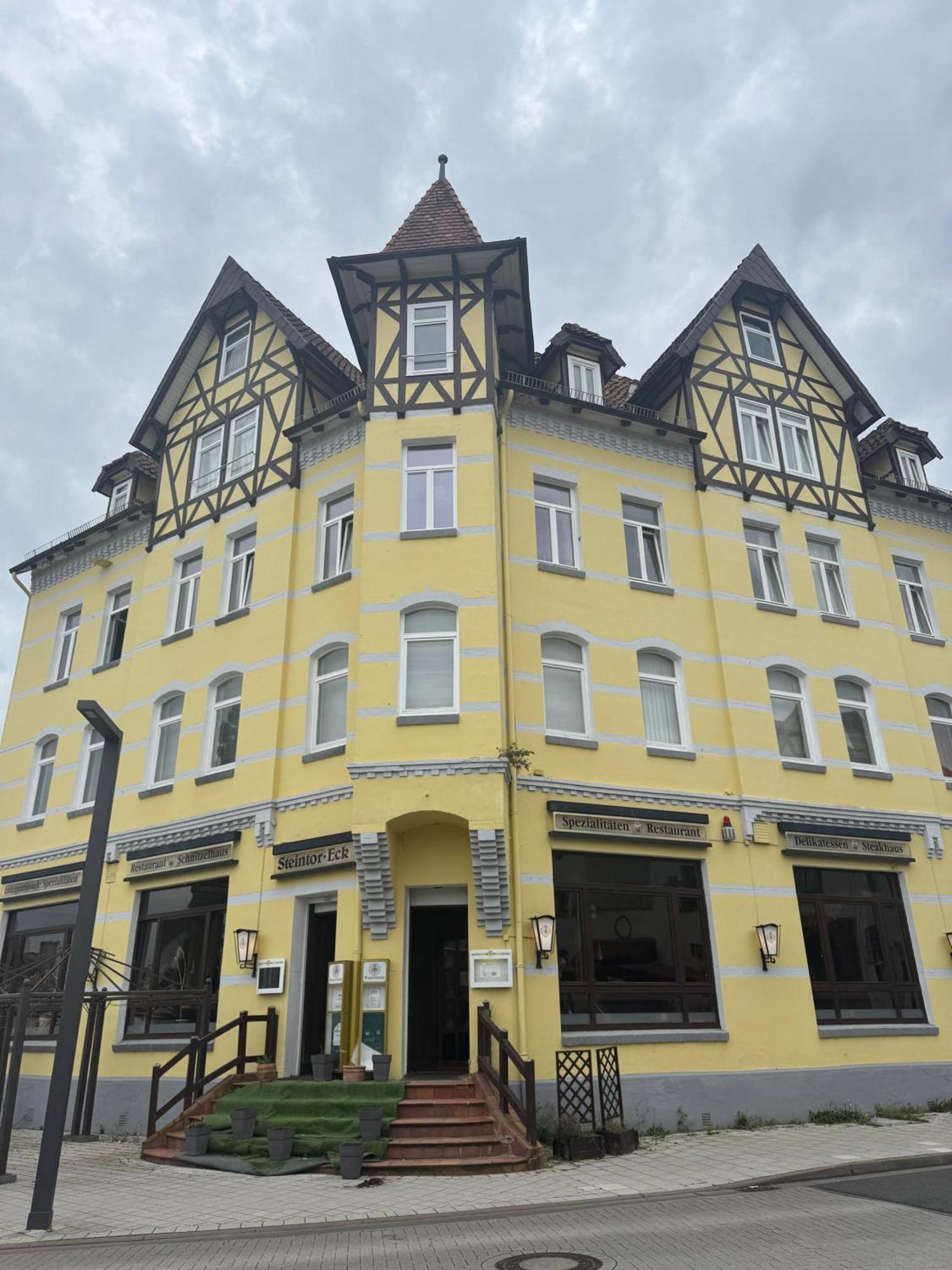 Moderne 4 Zimmer Apartment Mit Bergblick Stadtzentrum Contactless Check-In 吉赫敦 外观 照片